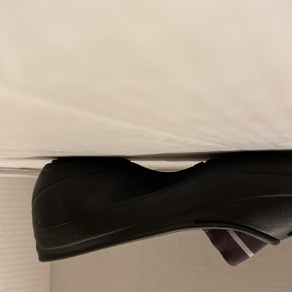 Women’s Crocs Juneau Flats Loafers Black 6 Slip On Shoes Elastic Band - Picture 14 of 15